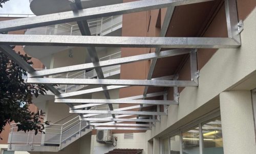 rce-abri-exterieur-ossature-aluminium-montevrain-ibis-01